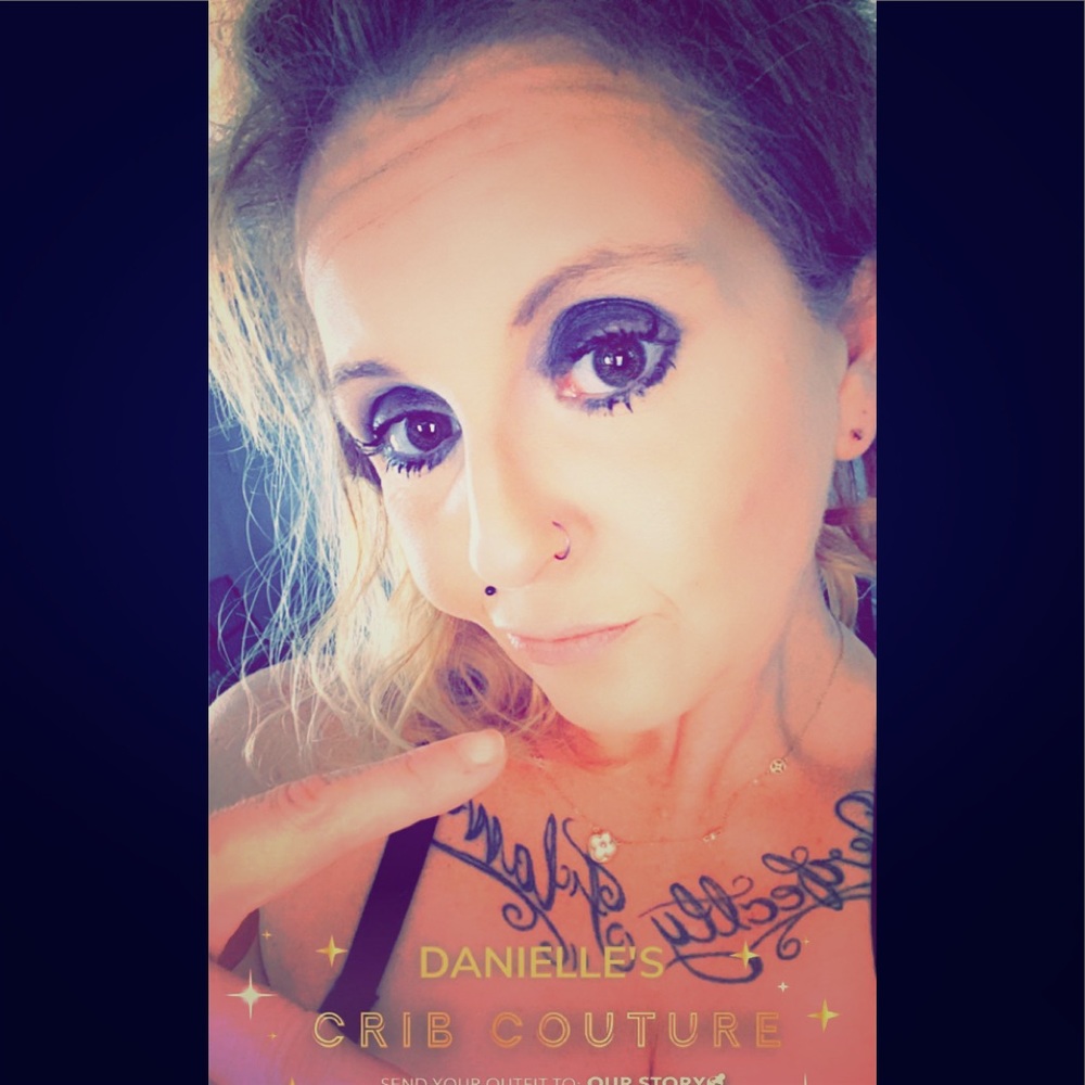 Meet your Posher, Danielle